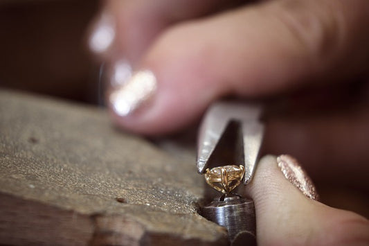 L'histoire des boucles d'oreilles à travers le temps
