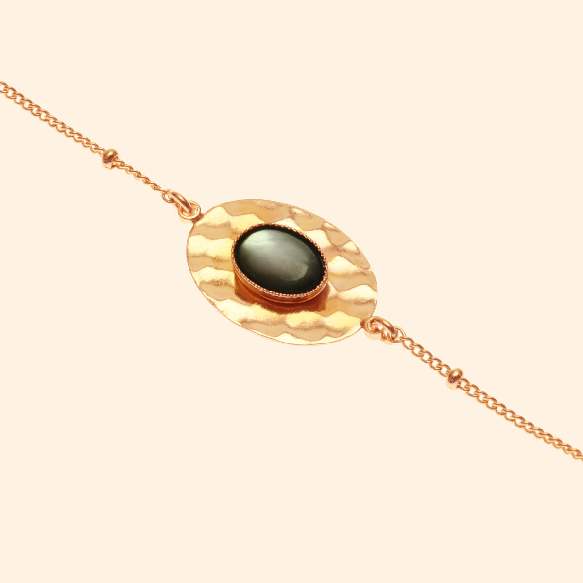 Bracelet martelée ajustable rose nacre noir