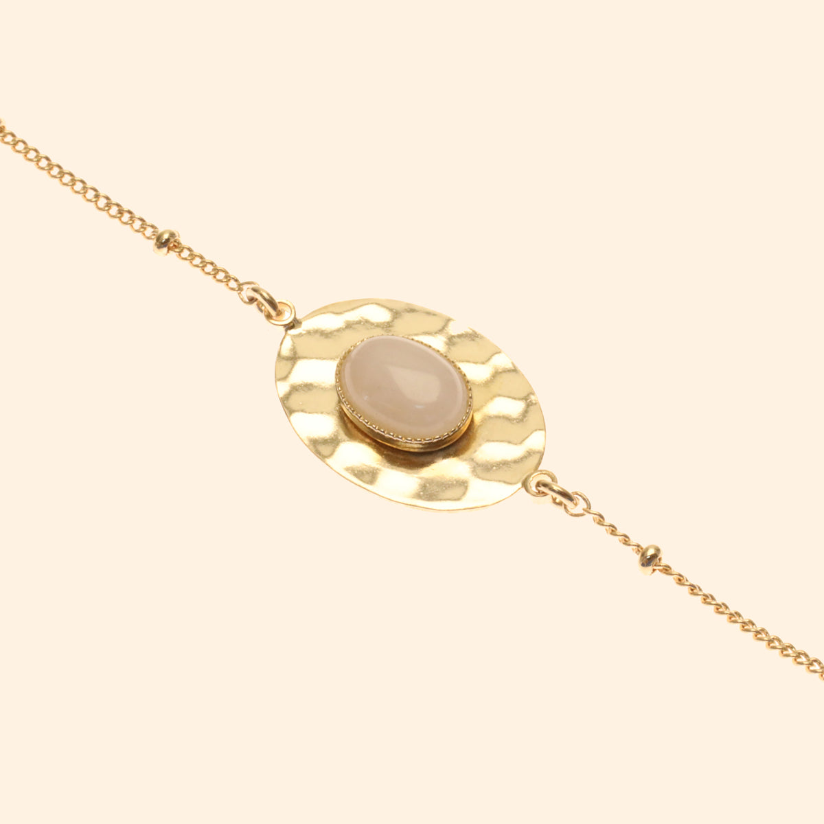 Bracelet martelée ajustable doré quartz rose