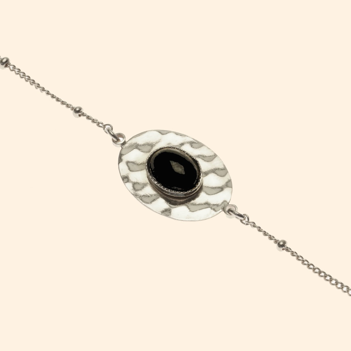 Bracelet martelée ajustable argent pierre agate noir