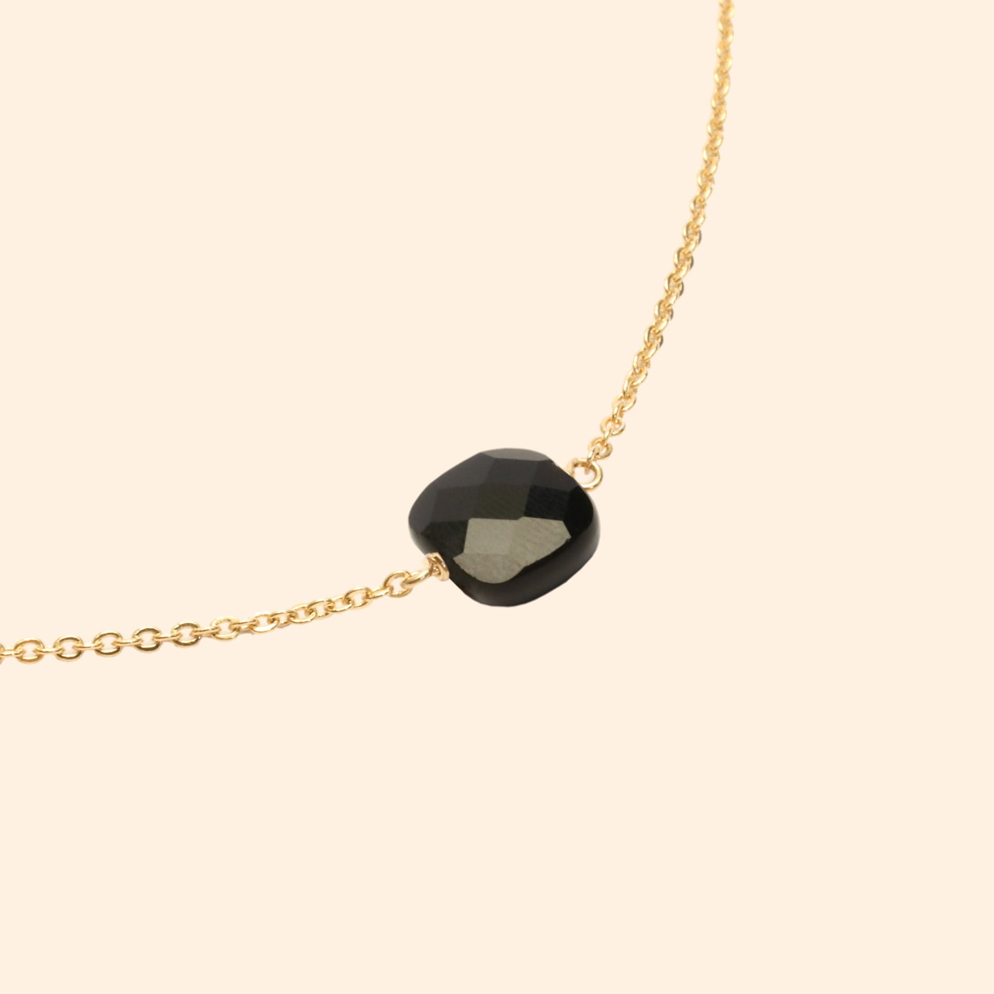 Collier doré ajustable pierre agate noir