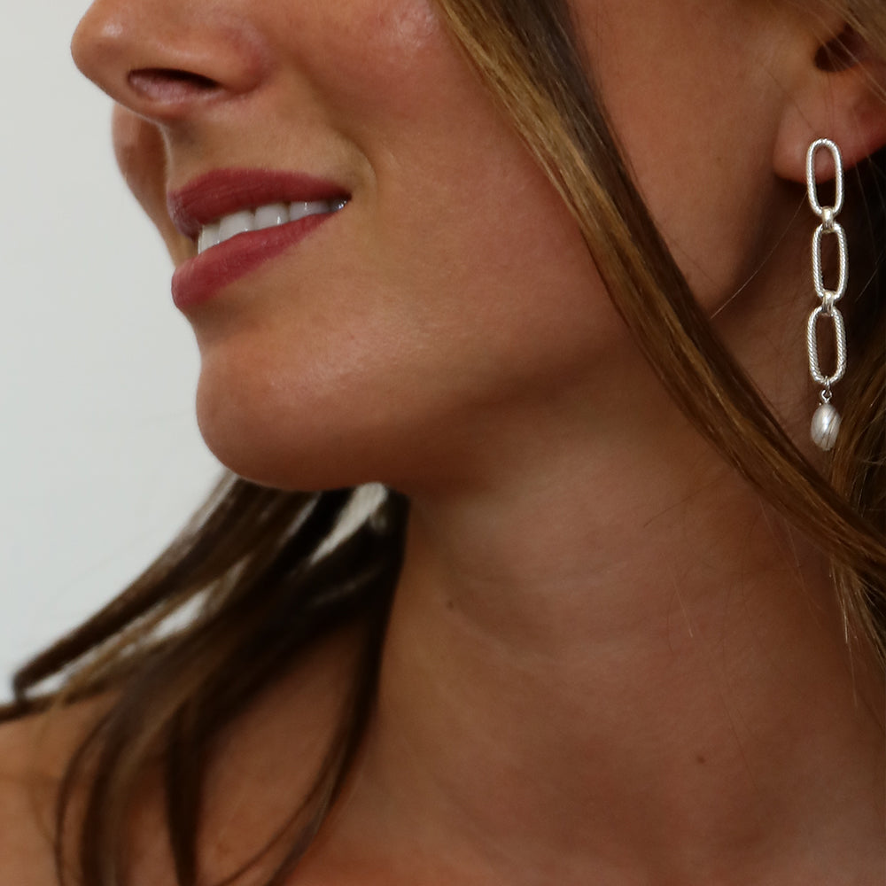 Boucles oreilles chaînes perle eau douce argent rodhié