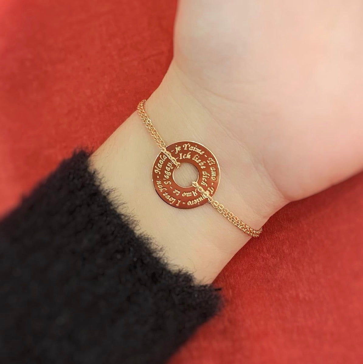 Bracelet donuts ajustable je t'aime porté modèle
