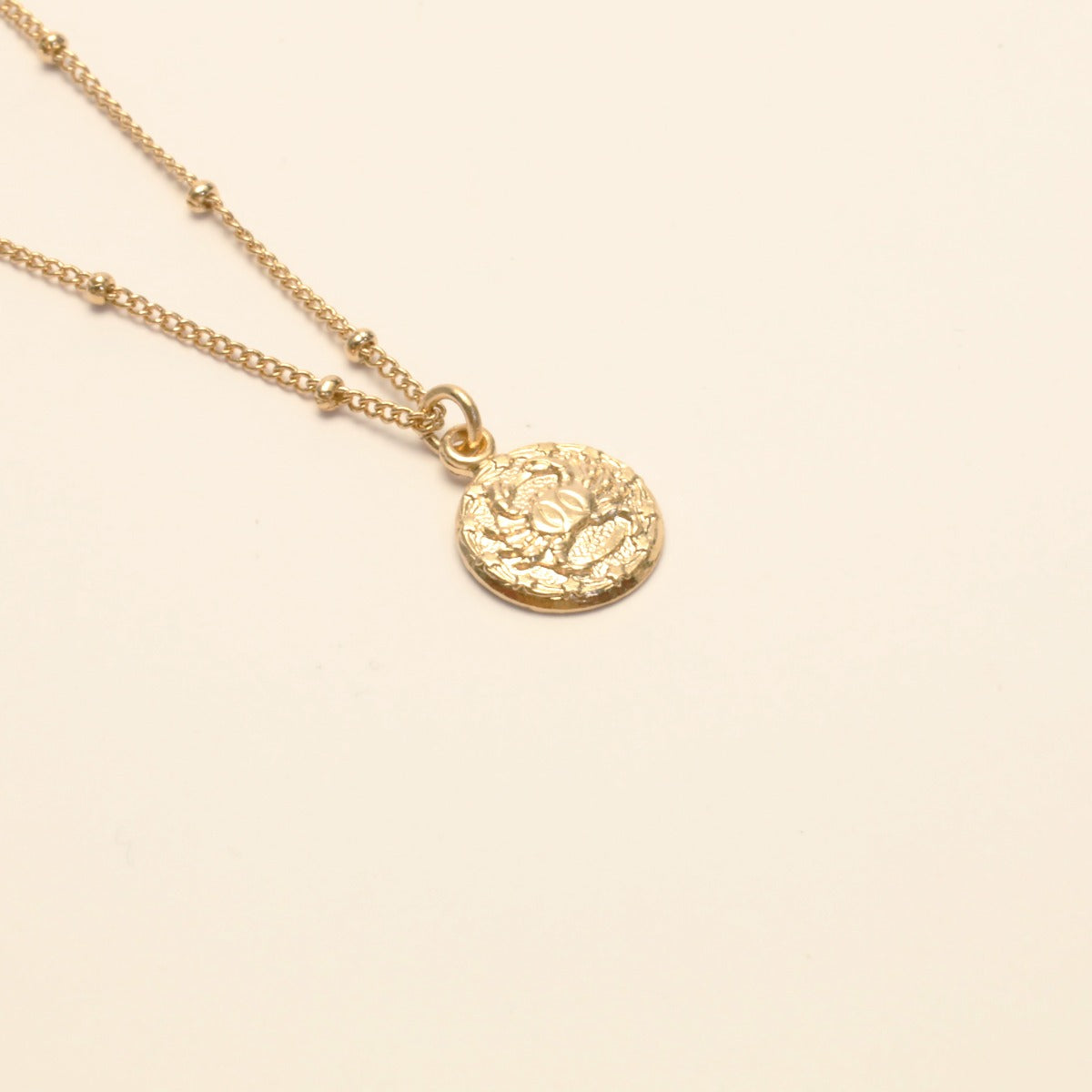 Collier signe zodiaque cancer or