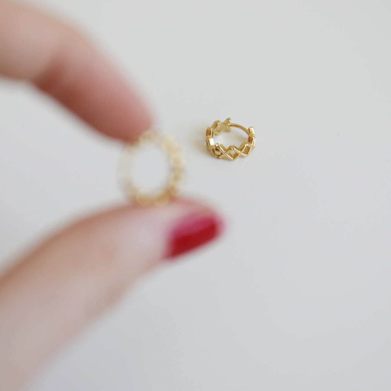 petite créoles forme géométriques doré