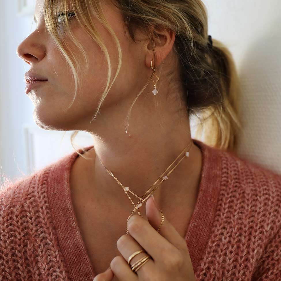 Boucles croix romane doré nacre rose