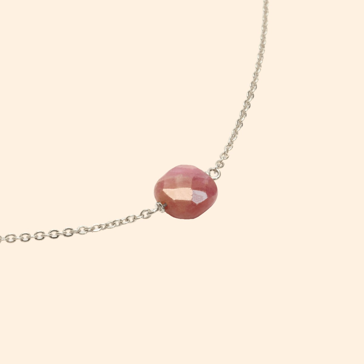 Collier ajustable argenté pierre rubis rouge